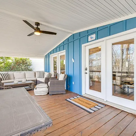 Boat Dock And Slip Waterfront Home On Lake Tillery!